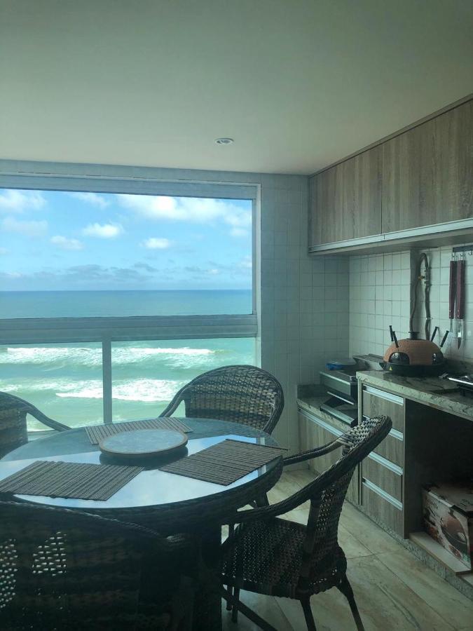 Mongaguá com vista para o Mar pé na areia Exterior foto