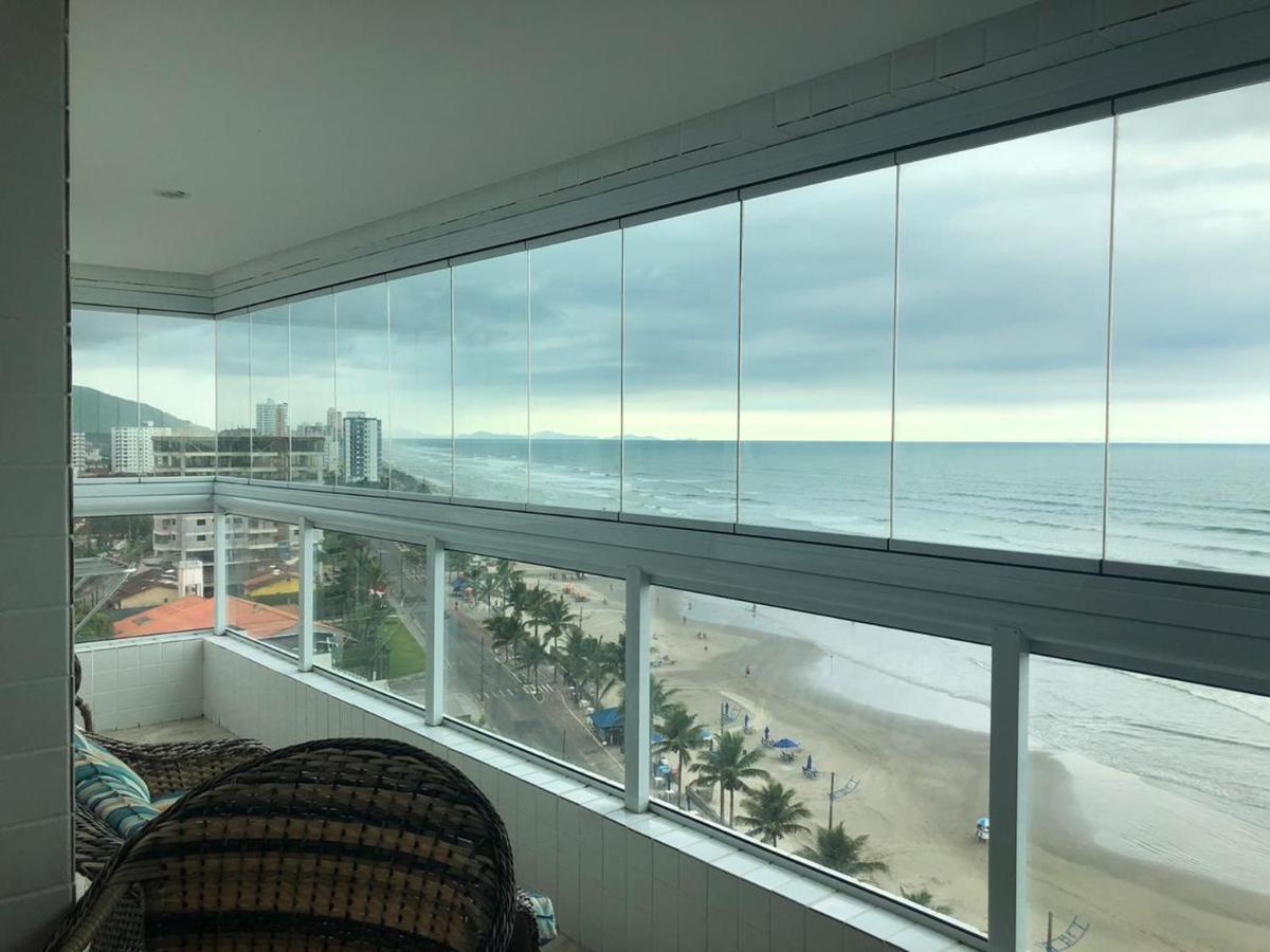 Mongaguá com vista para o Mar pé na areia Exterior foto