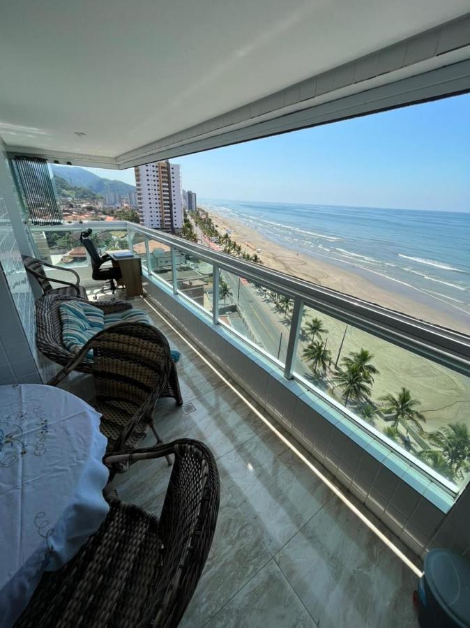 Mongaguá com vista para o Mar pé na areia Exterior foto
