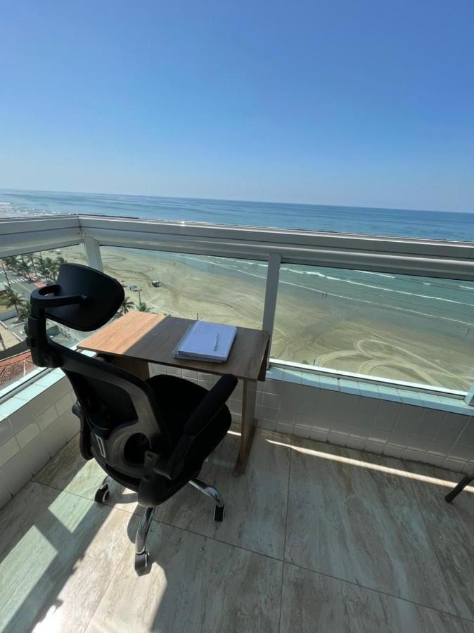 Mongaguá com vista para o Mar pé na areia Exterior foto